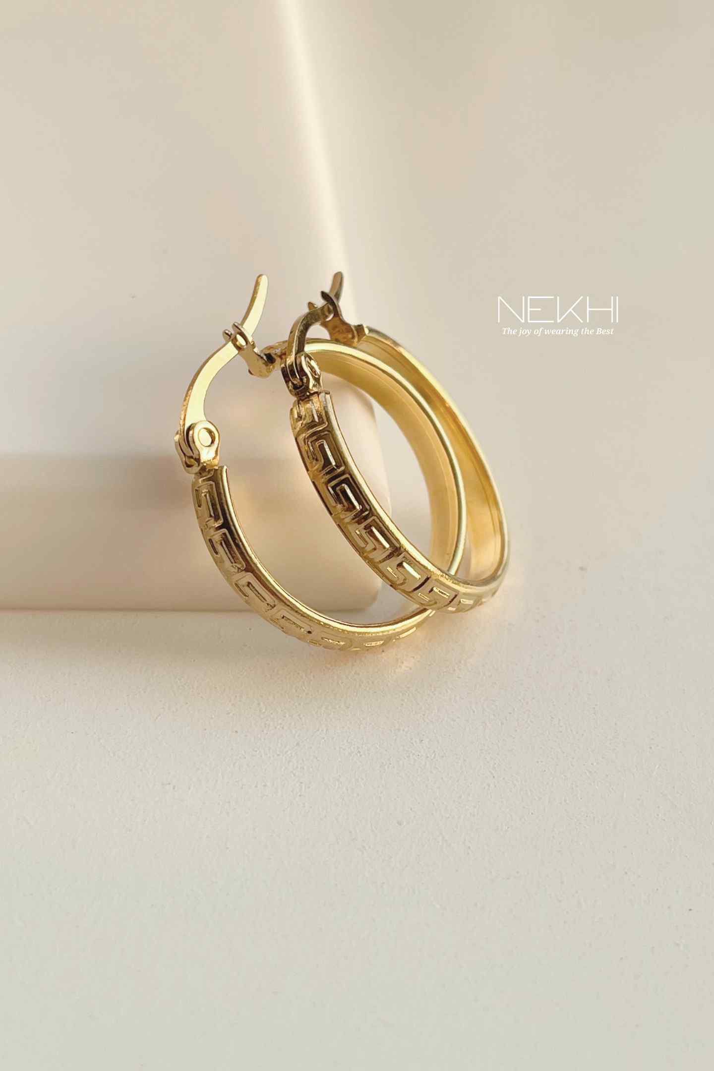 STATEMENT TEXTURED HOOPS