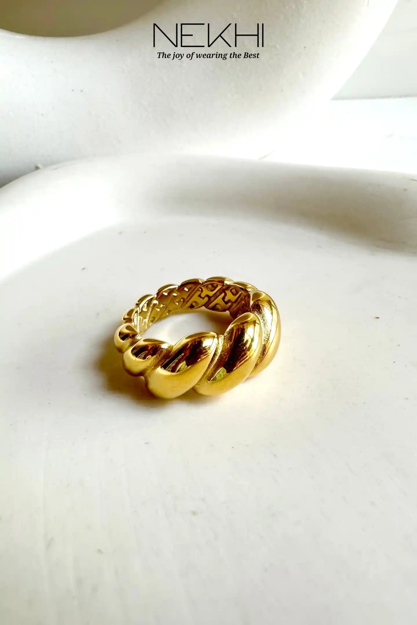 Tornado Twist Ring