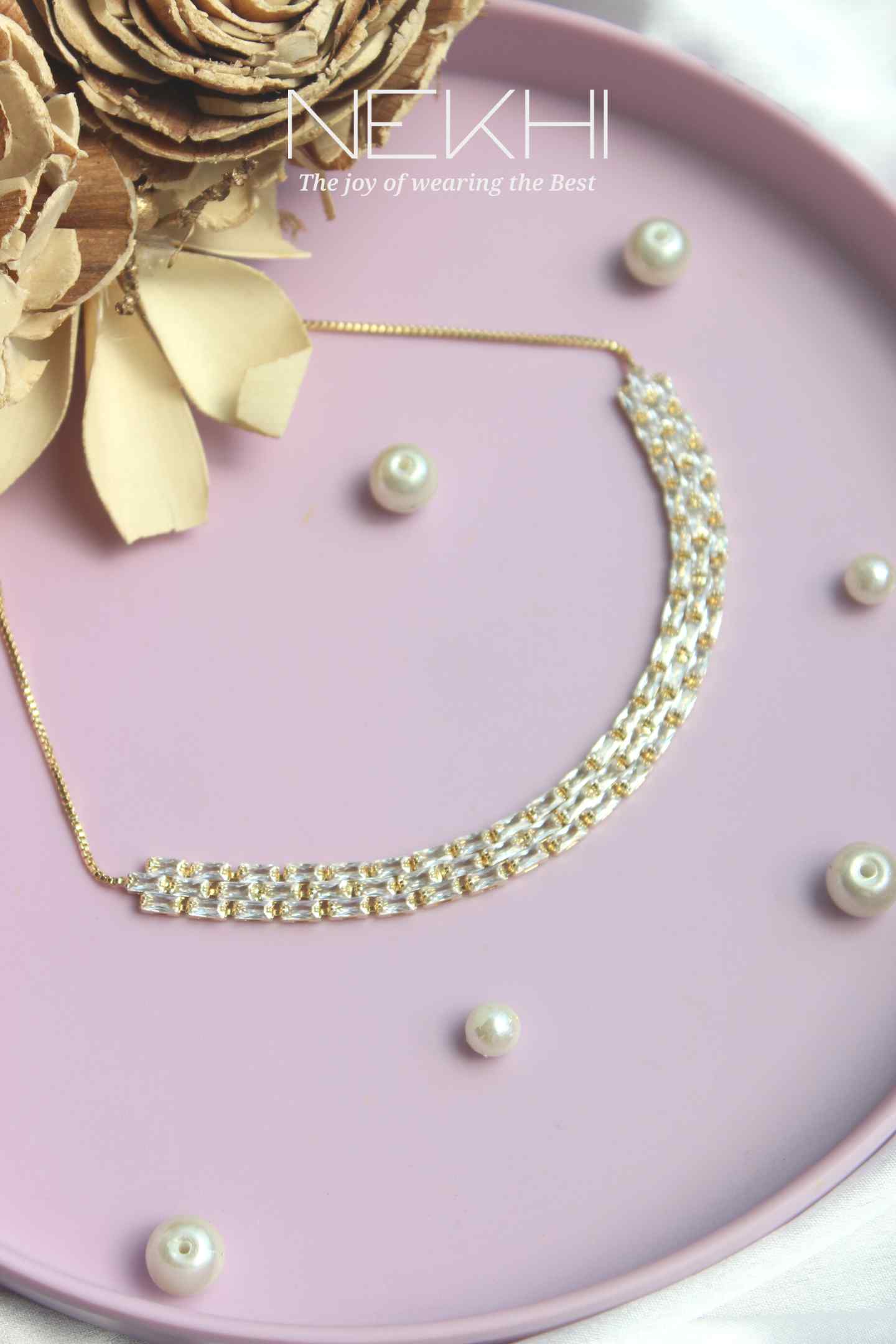Shiny summer choker