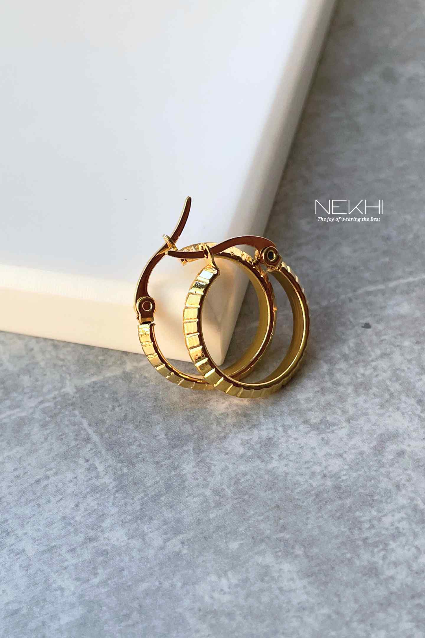 UNIQUE BOLD HOOPS