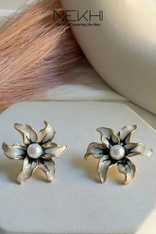 Flower Pearl Earrings