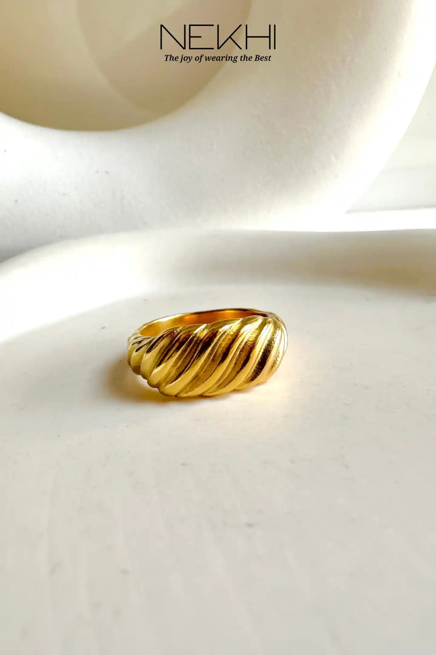 Nova Twist Ring