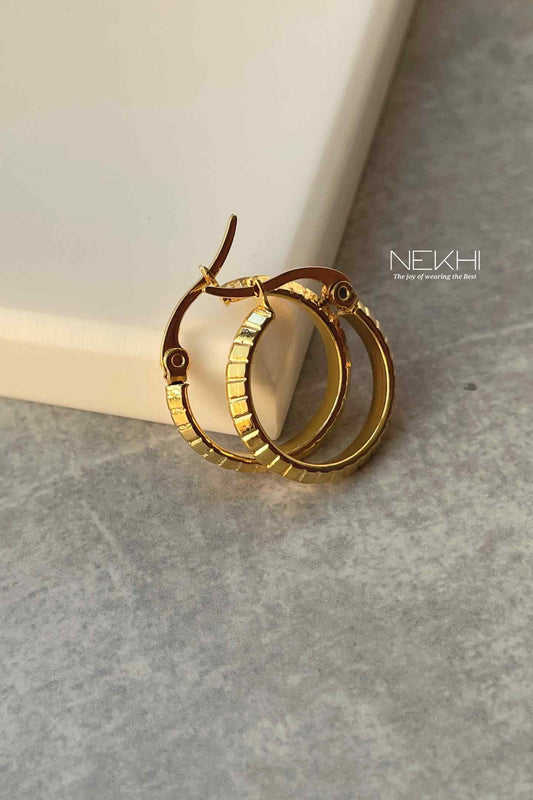 UNIQUE BOLD HOOPS